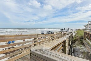 New Smyrna Beach Hideaway < 1 Mi to Beach!
