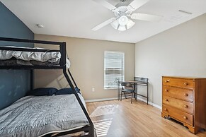 Pet-friendly Home w/ Backyard in Cape Coral!