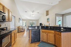 Pet-friendly Home w/ Backyard in Cape Coral!