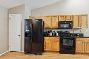 Pet-friendly Home w/ Backyard in Cape Coral!