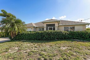 Pet-friendly Home w/ Backyard in Cape Coral!