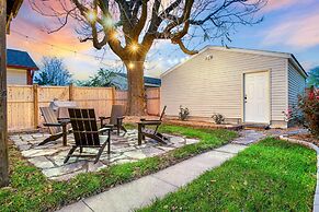 Chic Indianapolis Home w/ Patio < 2 Mi to Downtown