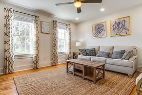 Chic Indianapolis Home w/ Patio < 2 Mi to Downtown