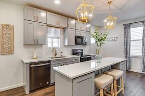 Chic Indianapolis Home w/ Patio < 2 Mi to Downtown