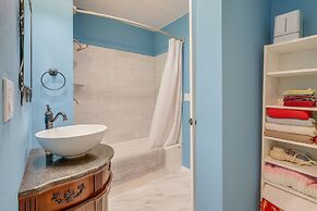 Mountainside Bliss: Red River Getaway w/ Fireplace