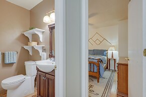 Mountainside Bliss: Red River Getaway w/ Fireplace