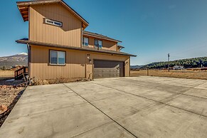 Spacious Flagstaff Home w/ Private Hot Tub & Deck!