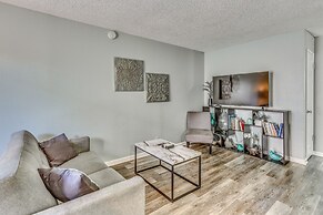 Sunlit Fresno Apartment: 4 Mi to Old Town Clovis!