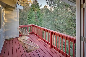 Crestline Cabin: Mountain Views & Fire Pit!