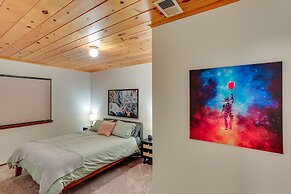 Crestline Cabin: Mountain Views & Fire Pit!