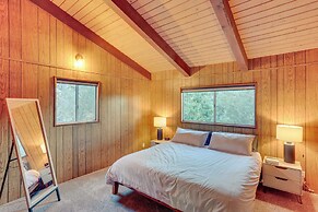 Crestline Cabin: Mountain Views & Fire Pit!