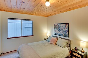 Crestline Cabin: Mountain Views & Fire Pit!