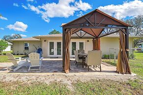 Bikes, Yard & Fire Pit at Upscale Lecanto Home!