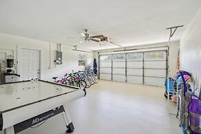 Bikes, Yard & Fire Pit at Upscale Lecanto Home!