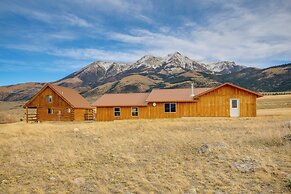 Yellowstone Lodge w/ Game Room & Panoramic Views