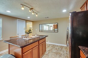 Pet-friendly Conroe Hideaway w/ Porch & Fire Pit