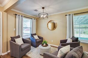 Pet-friendly Conroe Hideaway w/ Porch & Fire Pit