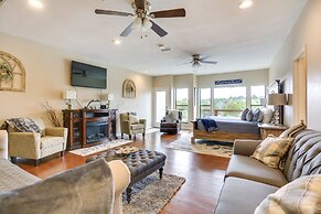 Lakefront Townhome in Pottsboro: Pets Welcome!