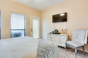 Lakefront Townhome in Pottsboro: Pets Welcome!