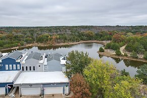 Pottsboro Townhome w/ Deck, Lake Access & More!