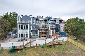 Pottsboro Townhome w/ Deck, Lake Access & More!