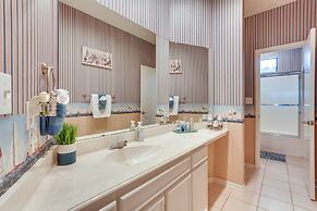 Pottsboro Townhome w/ Deck, Lake Access & More!