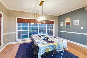 Welcoming Brandon Home w/ Pool & Screened-in Deck