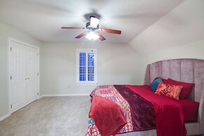 Welcoming Brandon Home w/ Pool & Screened-in Deck