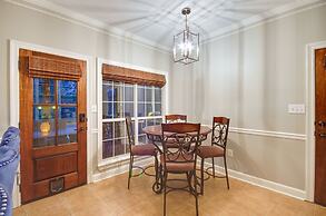 Welcoming Brandon Home w/ Pool & Screened-in Deck