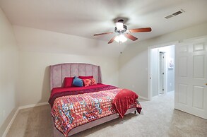 Welcoming Brandon Home w/ Pool & Screened-in Deck