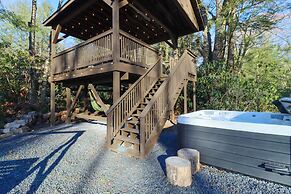 Tannersville Cabin w/ Private Hot Tub & Sauna!
