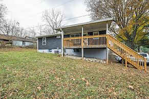 Vine Grove Home w/ Deck, 4 Mi to Saunders Springs!