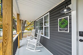 Vine Grove Home w/ Deck, 4 Mi to Saunders Springs!