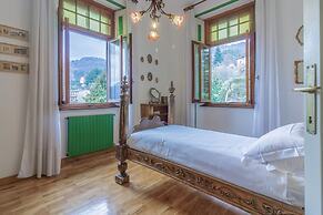 Family Villa with Stunning Lake View