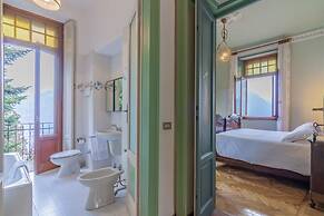 Family Villa with Stunning Lake View