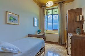 Family Villa with Stunning Lake View