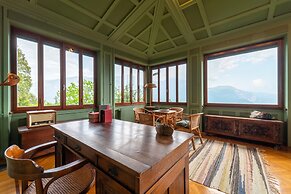 Family Villa with Stunning Lake View