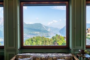 Family Villa with Stunning Lake View