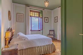 Family Villa with Stunning Lake View