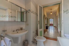 Family Villa with Stunning Lake View