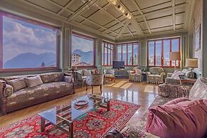 Family Villa with Stunning Lake View