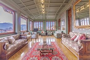 Family Villa with Stunning Lake View