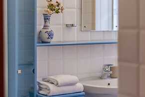 Family Villa with Stunning Lake View