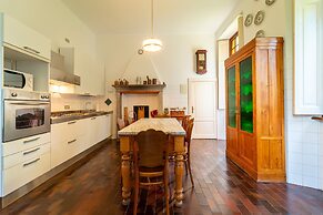 Family Villa with Stunning Lake View