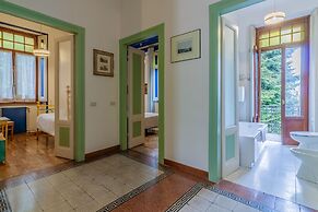 Family Villa with Stunning Lake View