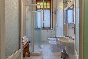 Family Villa with Stunning Lake View