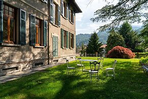 Family Villa with Stunning Lake View