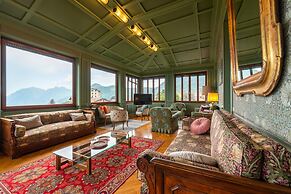 Family Villa with Stunning Lake View