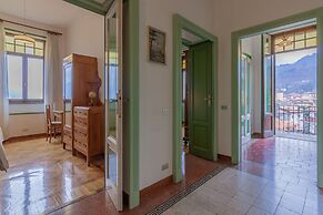 Family Villa with Stunning Lake View