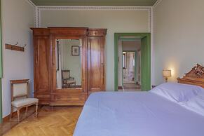 Family Villa with Stunning Lake View